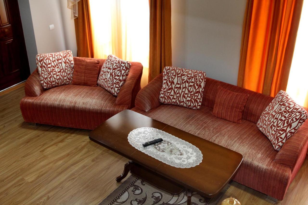 Golden Apricot Bed & Breakfast Gyumri Exterior photo
