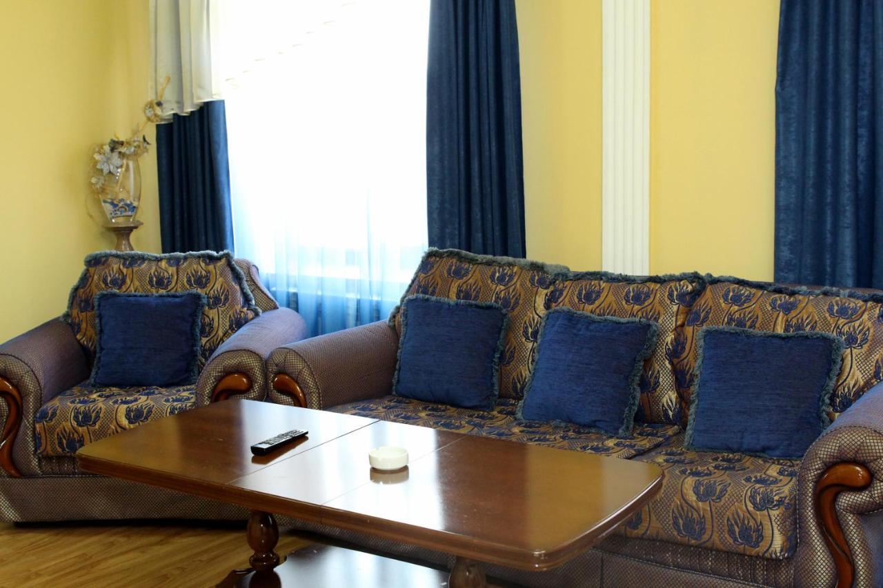 Golden Apricot Bed & Breakfast Gyumri Exterior photo